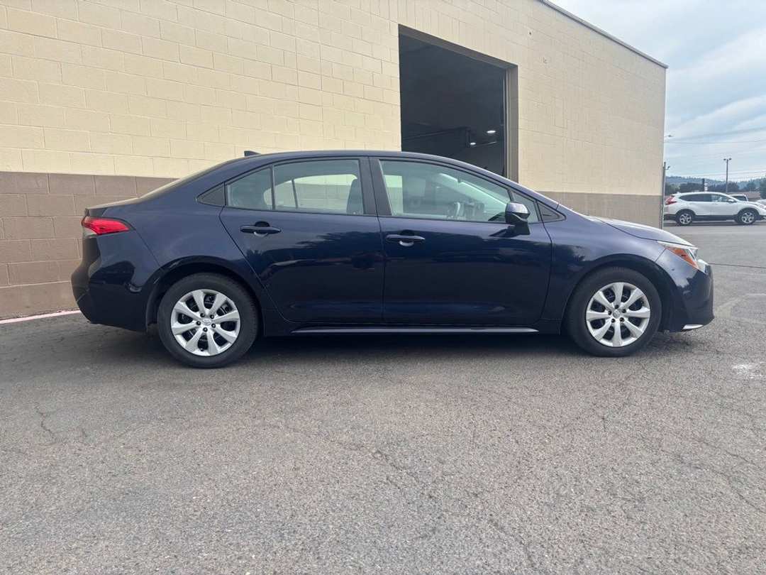 2024 Toyota Corolla LE - Image 3