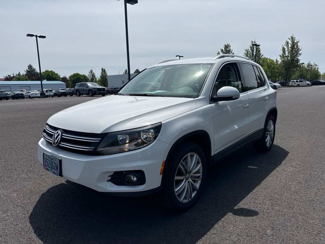 2013 Volkswagen Tiguan OneOwner - Image 3