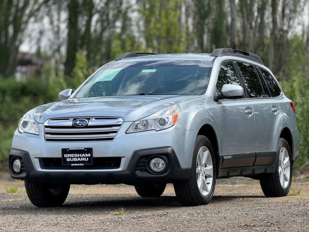 2013 Subaru Outback 2.5i Premium - Image 3