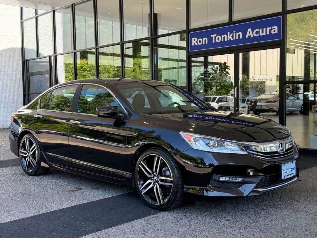 2017 Honda Accord Sport Special Edition - Image 2