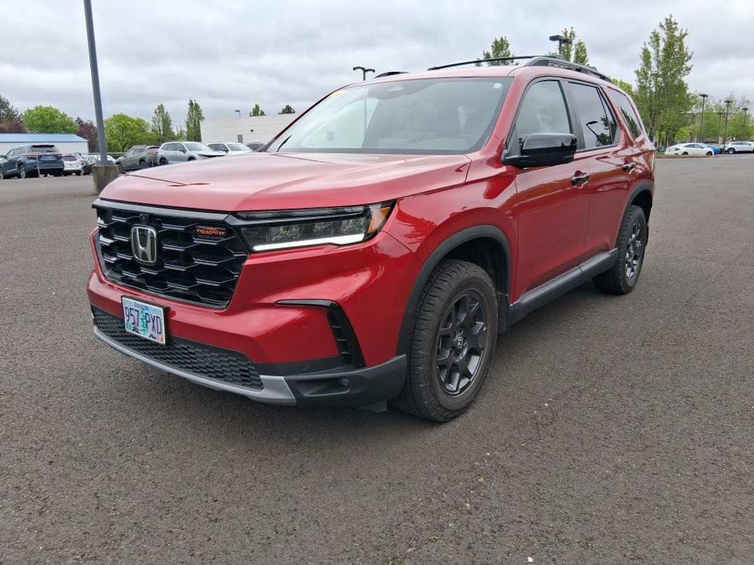 2025 Honda Pilot TrailSport - Image 3