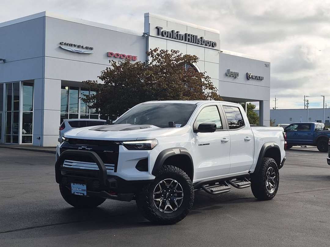 2025 Chevrolet Colorado ZR2 - Image 2