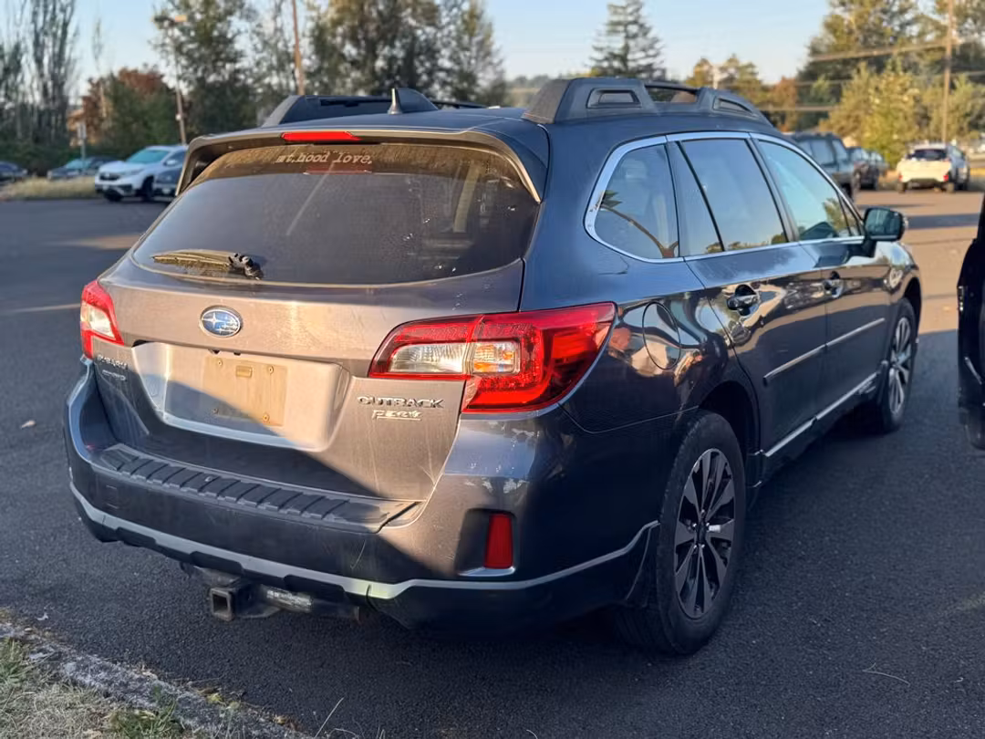 2017 Subaru Outback 2.5i - Image 2