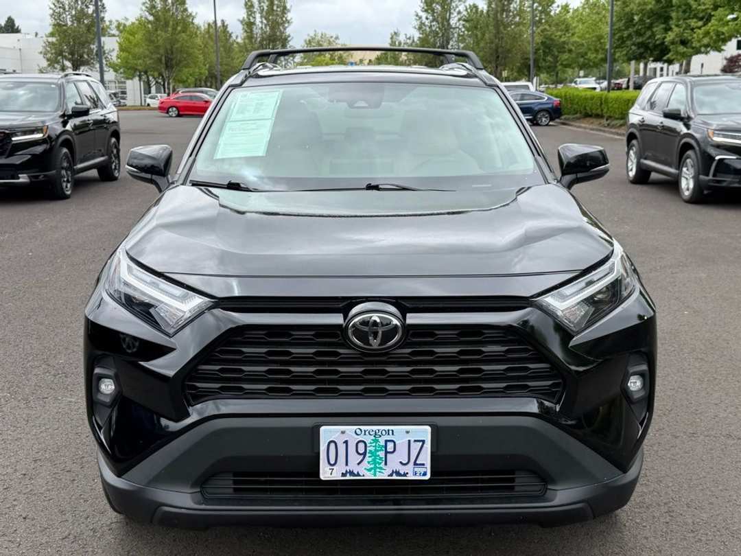 2023 Toyota Rav4 XLE Premium - Image 3