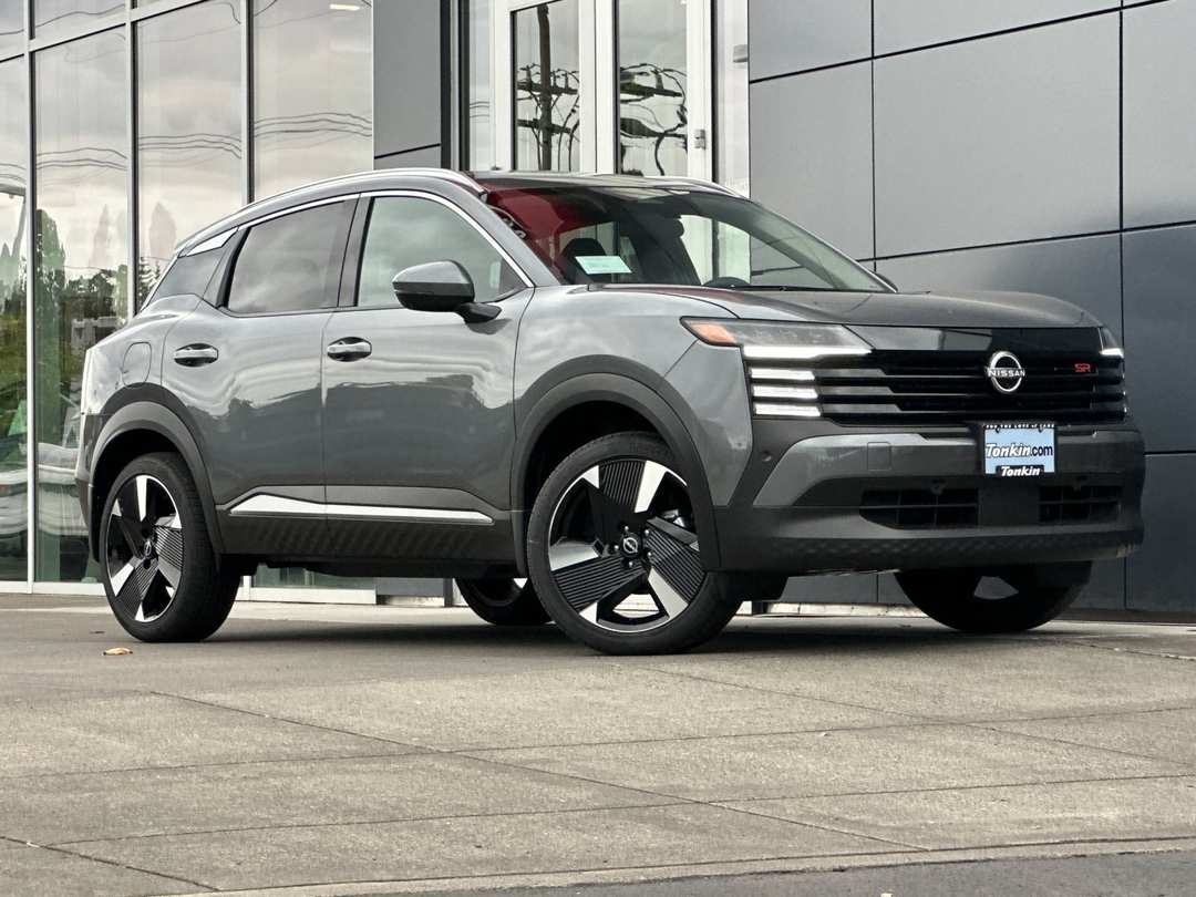 2025 Nissan Kicks SR - Image 2