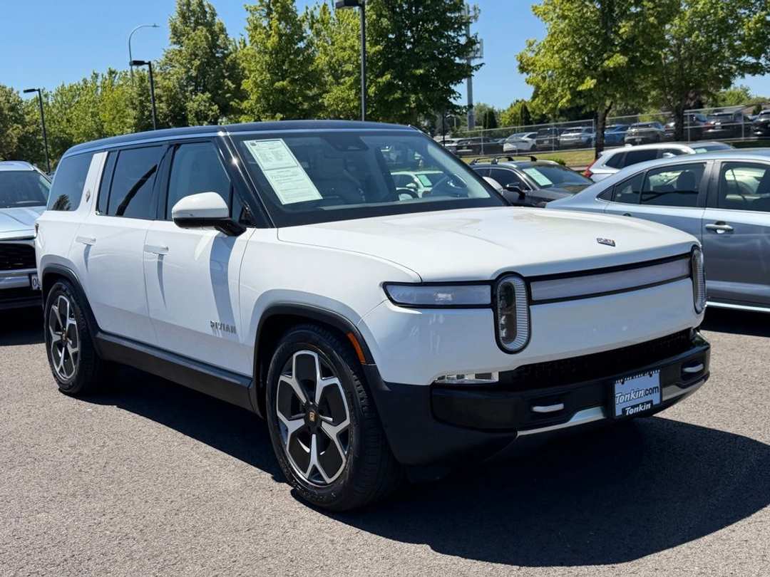 2024 Rivian R1S Adventure Dual Motor Large Pack - Image 2