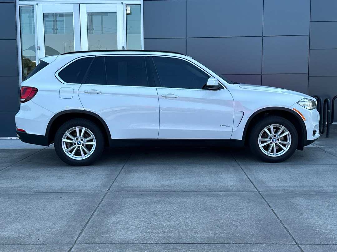 2015 BMW X5 xDrive35i - Image 2