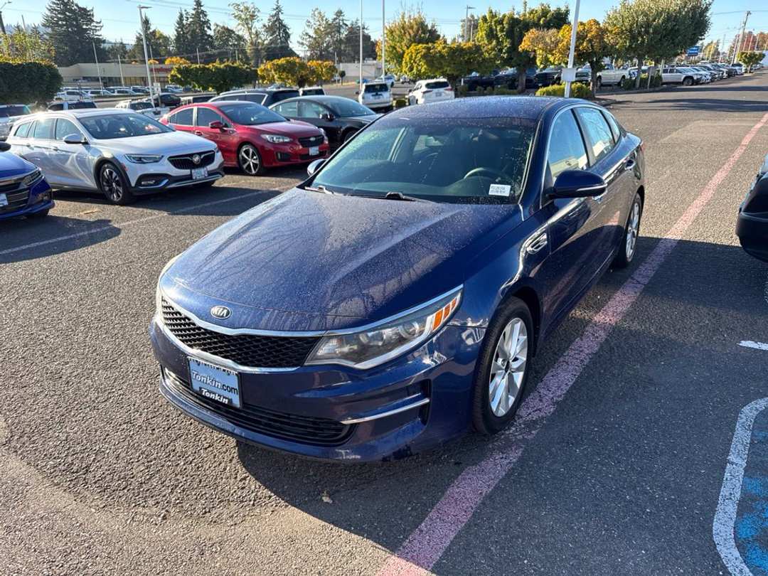 2017 Kia Optima LX - Image 3