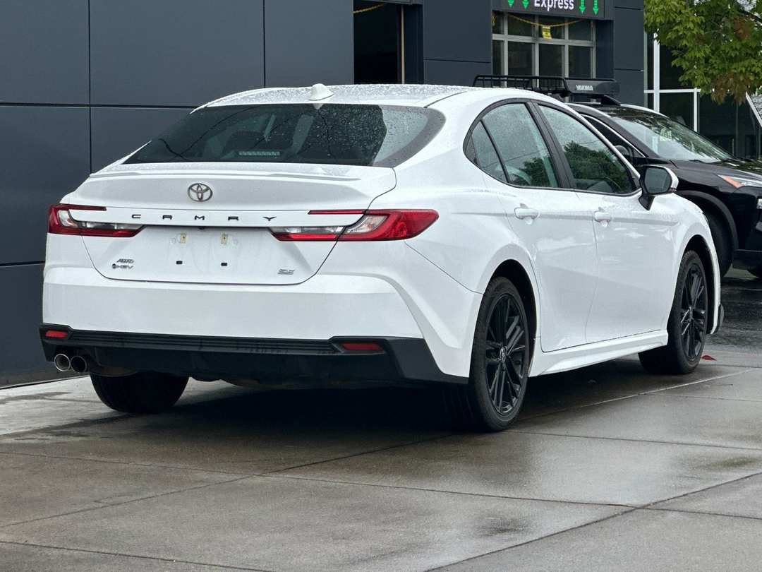 2025 Toyota Camry SE - Image 3