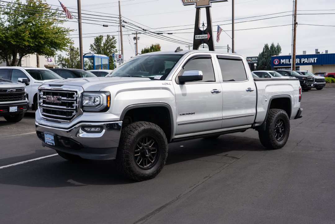 2018 GMC Sierra 1500 SLT - Image 3