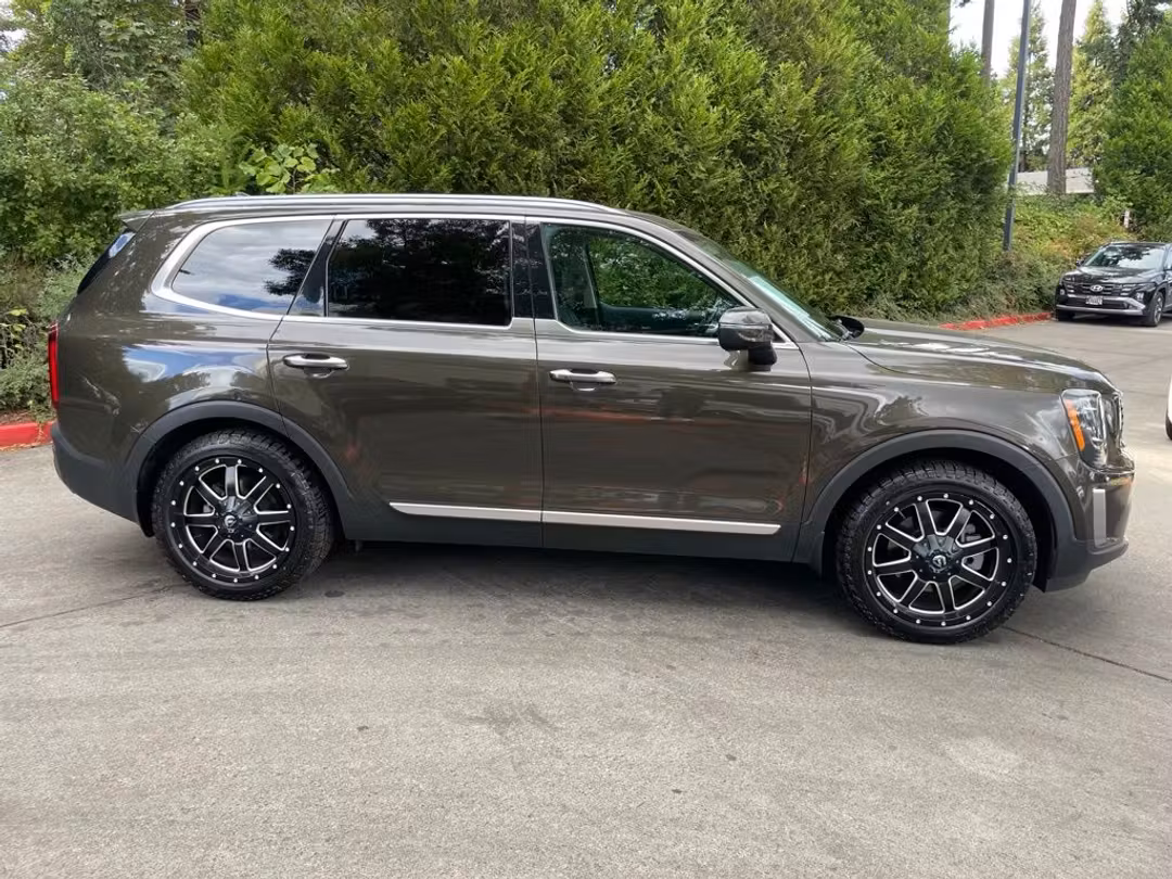 2021 Kia Telluride S - Image 2