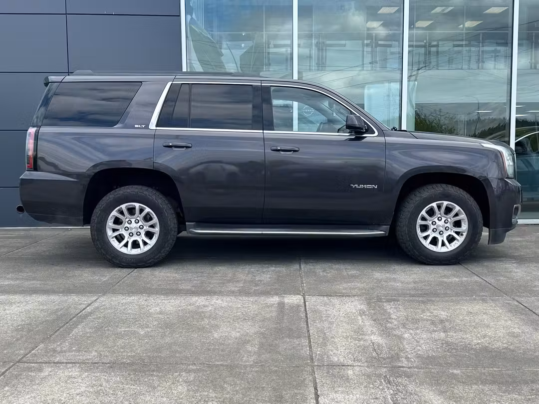 2015 GMC Yukon SLT - Image 2