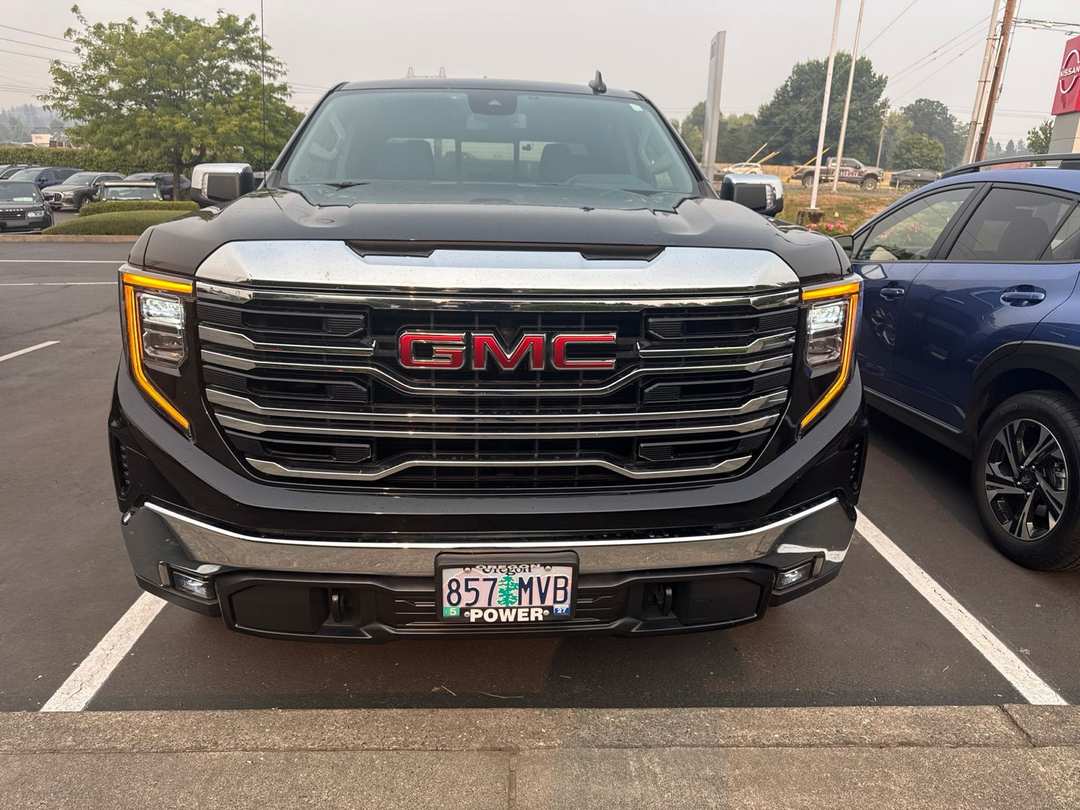 2023 GMC Sierra 1500 SLT - Image 2
