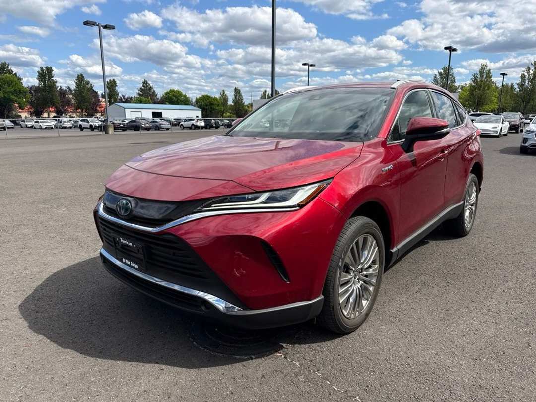 2021 Toyota Venza XLE - Image 3