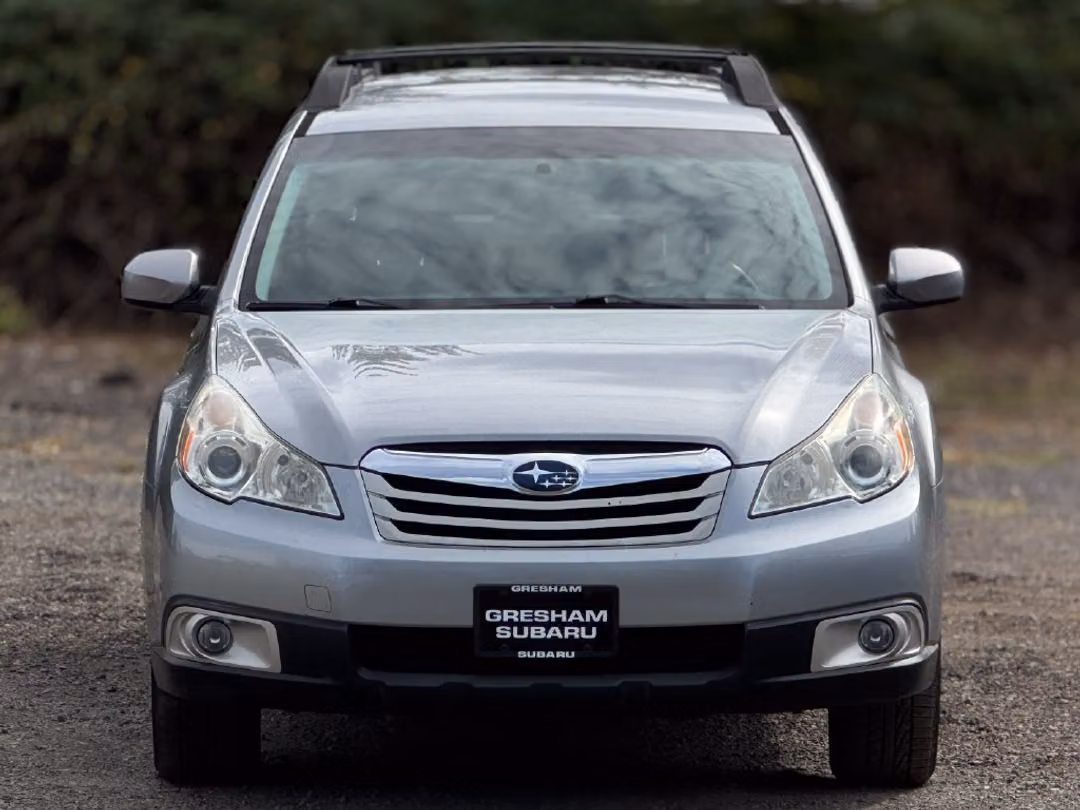 2011 Subaru Outback 2.5i Premium - Image 2