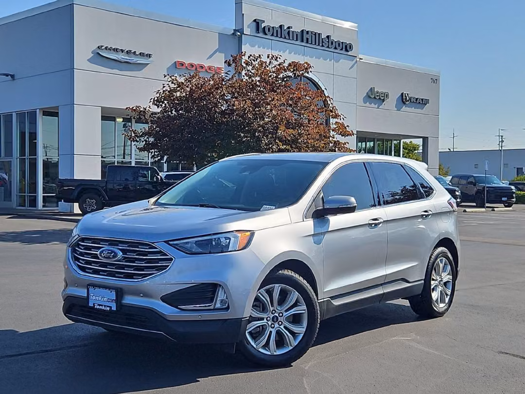2022 Ford Edge Titanium - Image 2