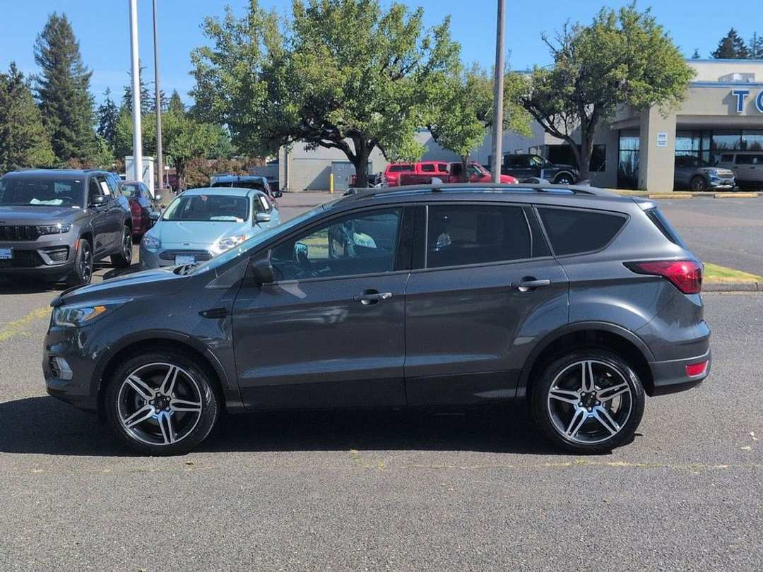 2019 Ford Escape SEL - Image 2