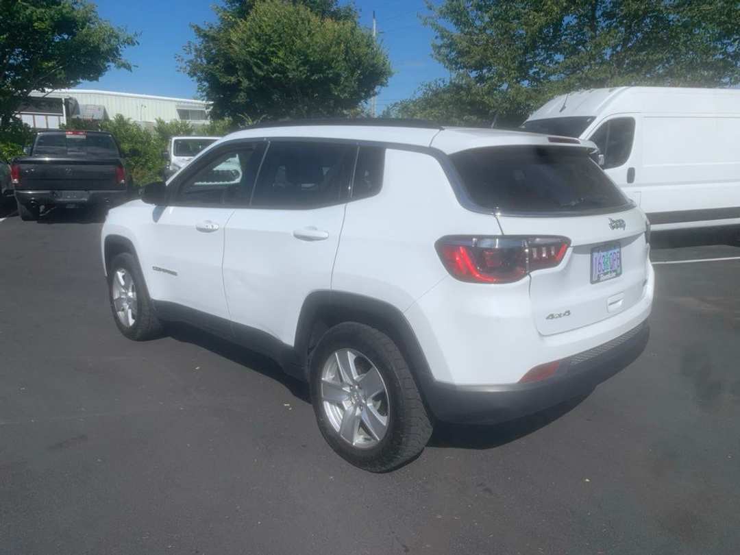 2022 Jeep Compass Latitude - Image 2