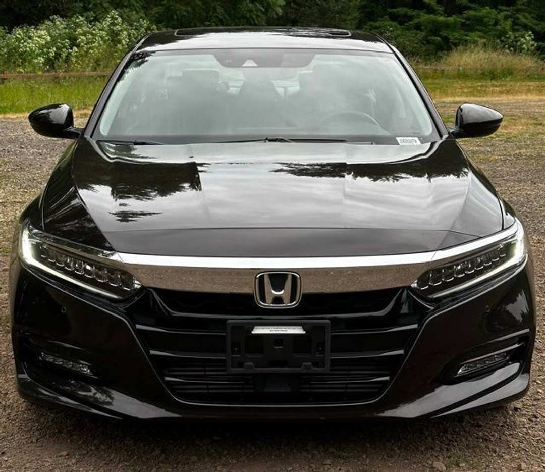 2018 Honda Accord Touring - Image 3