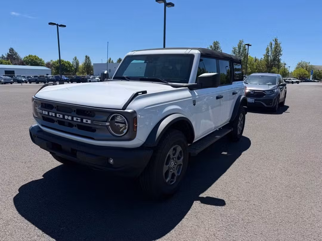 2024 Ford Bronco Big Bend - Image 3