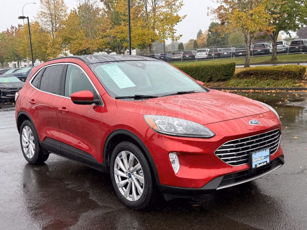 2022 Ford Escape Titanium - Image 2