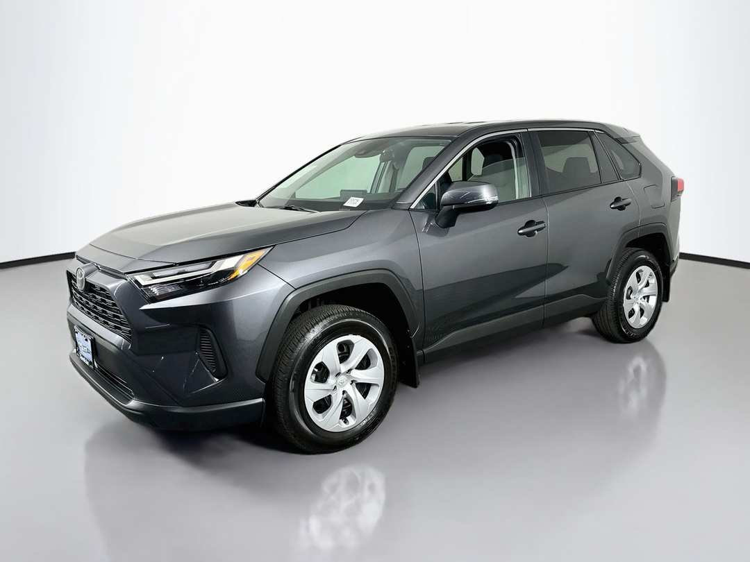 2025 Toyota Rav4 LE - Image 3