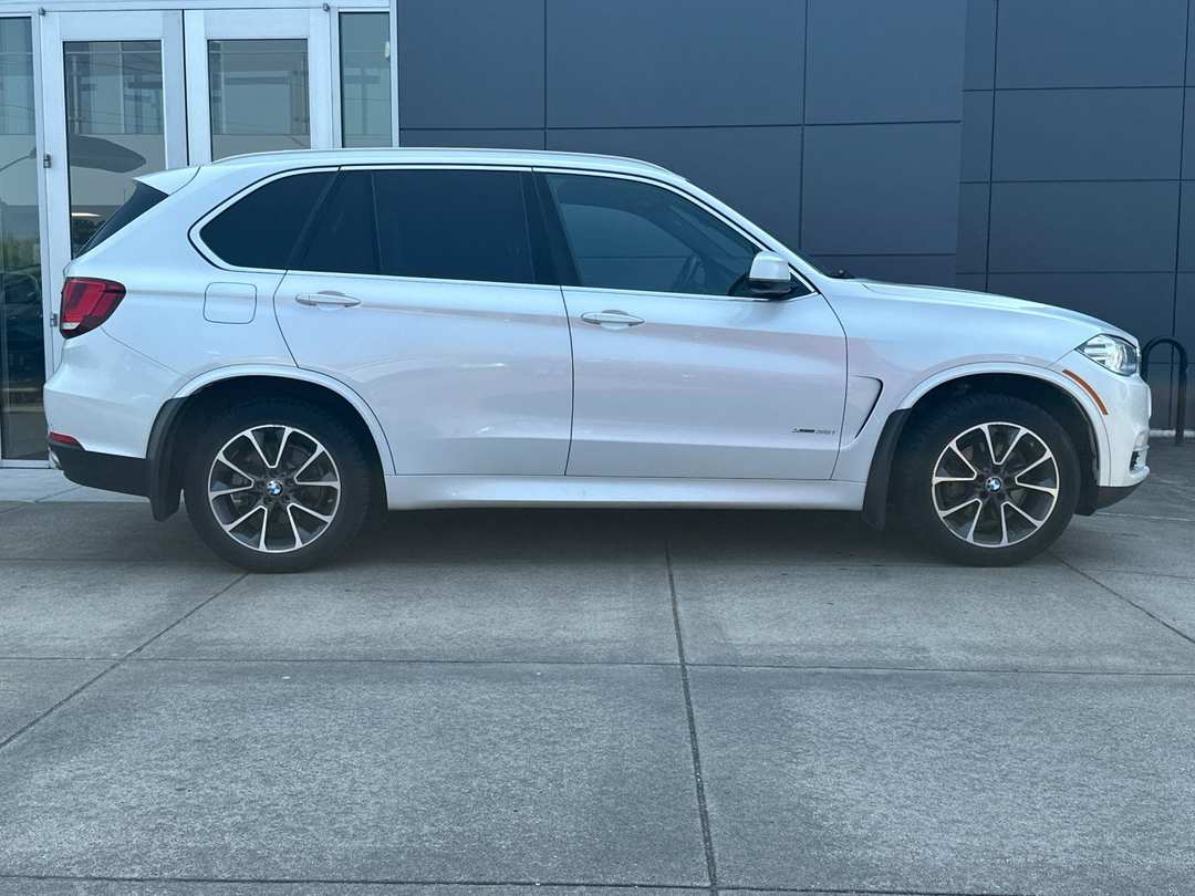 2017 BMW X5 xDrive35i - Image 2