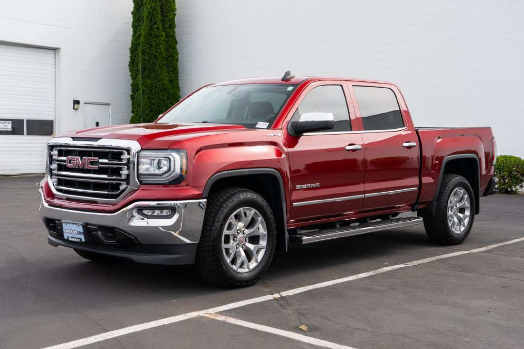 2018 GMC Sierra 1500 SLT - Image 3