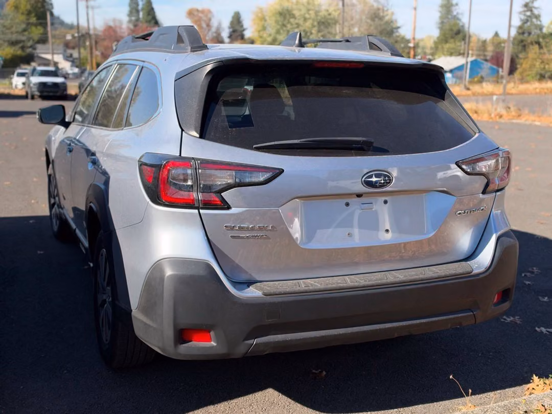 2023 Subaru Outback Premium - Image 2