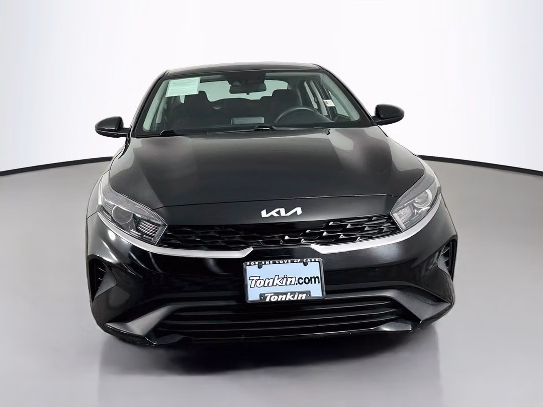 2023 Kia Forte LXS - Image 2