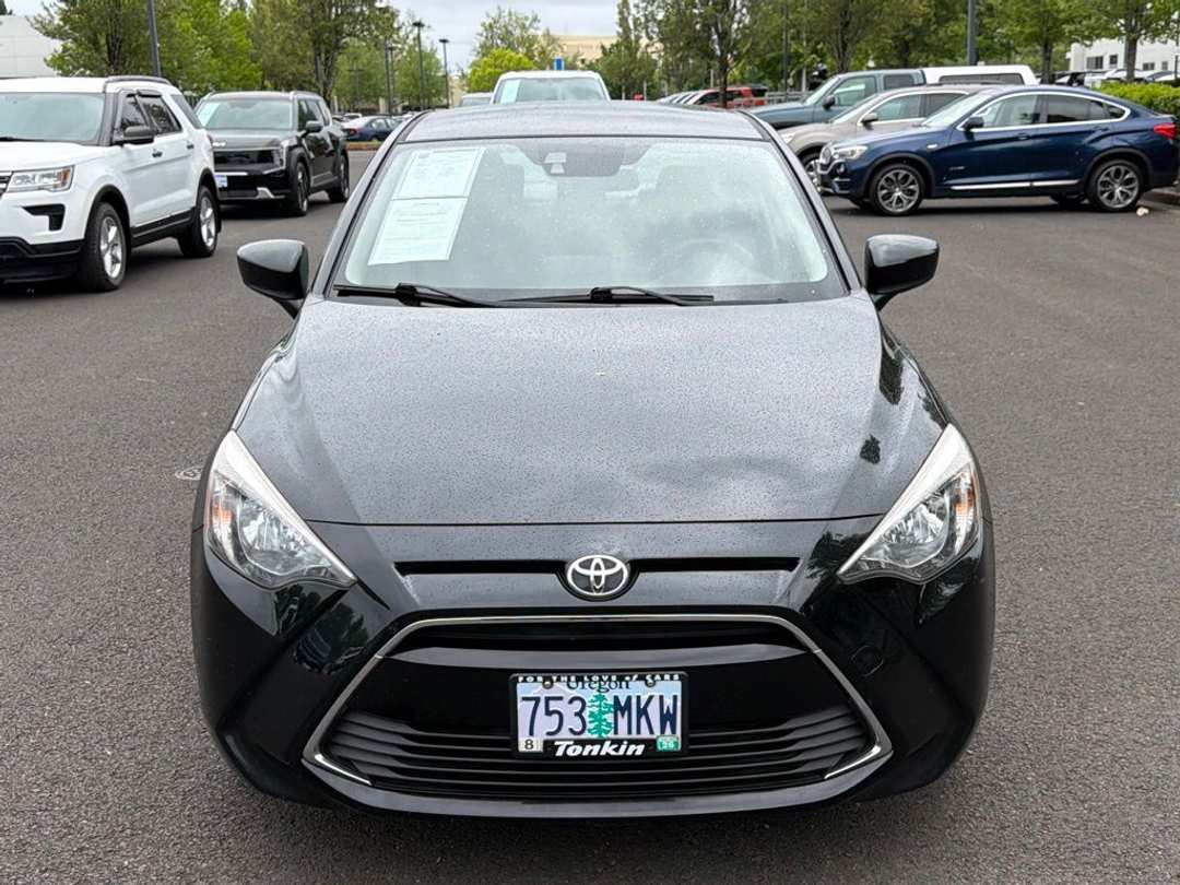 2017 Toyota Yaris Ia Base - Image 3