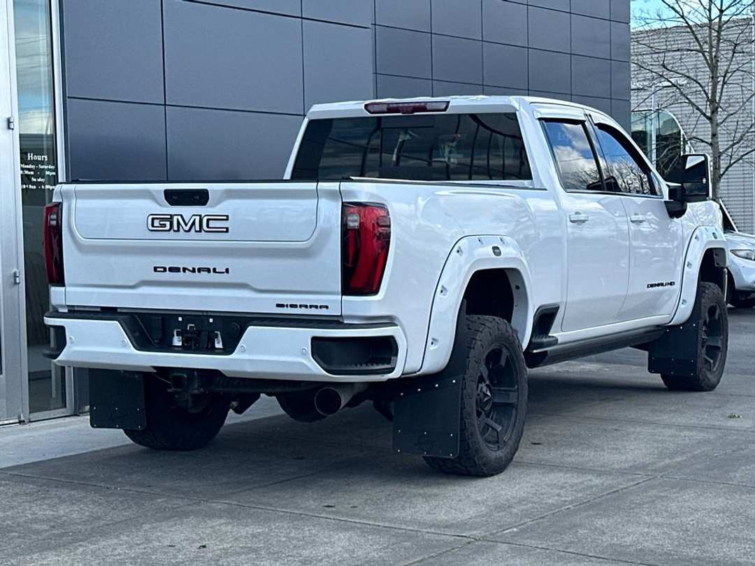 2024 GMC Sierra 3500Hd Denali Ultimate - Image 3