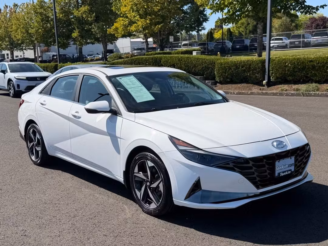 2023 Hyundai Elantra Hybrid Limited - Image 2