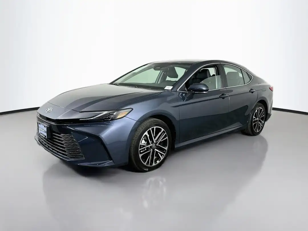 2026 Toyota Camry XLE - Image 3