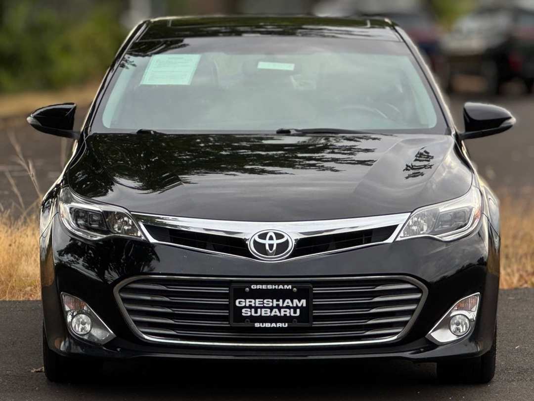 2013 Toyota Avalon XLE Touring - Image 2