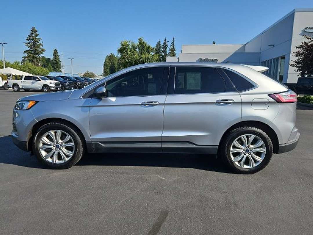2022 Ford Edge Titanium - Image 3