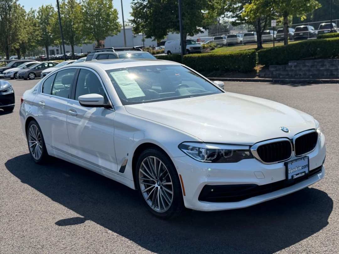 2019 BMW 5 Series 530e iPerformance - Image 2