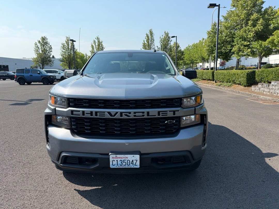 2022 Chevrolet Silverado 1500 Ltd Custom - Image 2