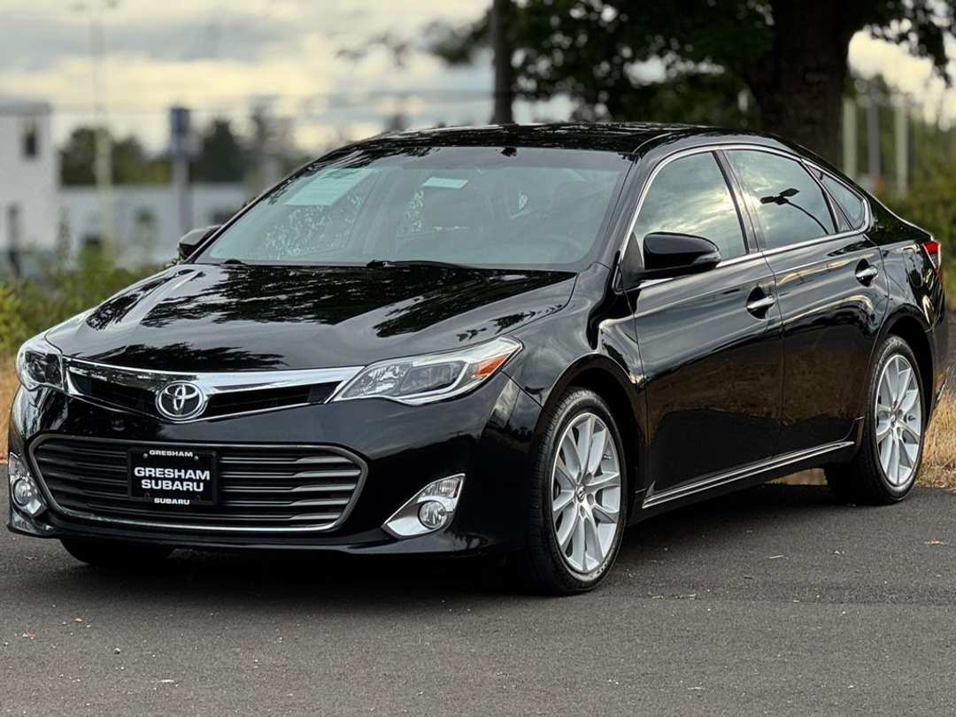 2013 Toyota Avalon XLE Touring - Image 3