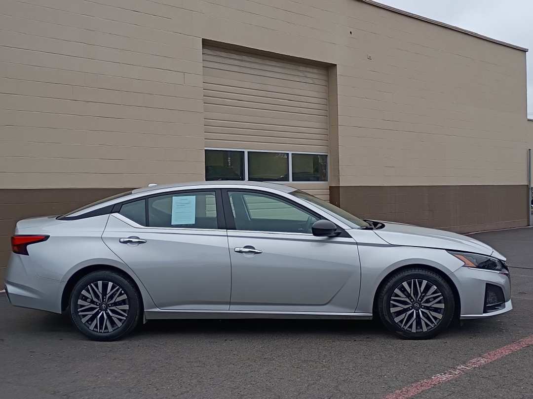 2025 Nissan Altima 2.5 SV - Image 3