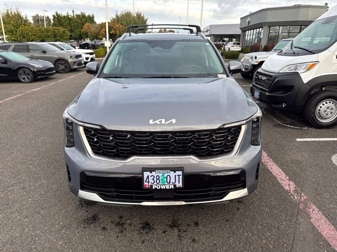 2025 Kia Sorento S - Image 2