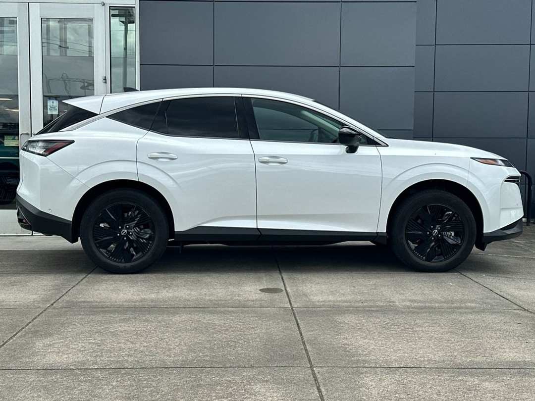 2025 Nissan Murano SV - Image 2