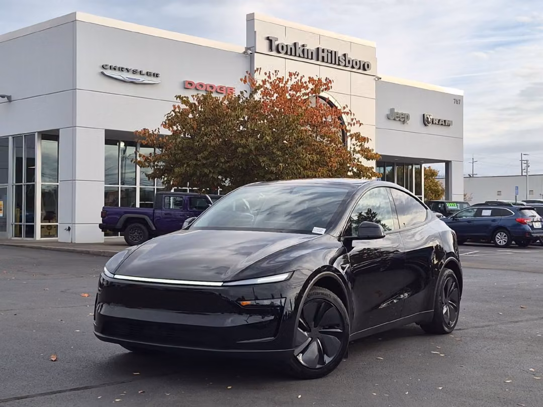 2026 Tesla Model Y Long Range - Image 2