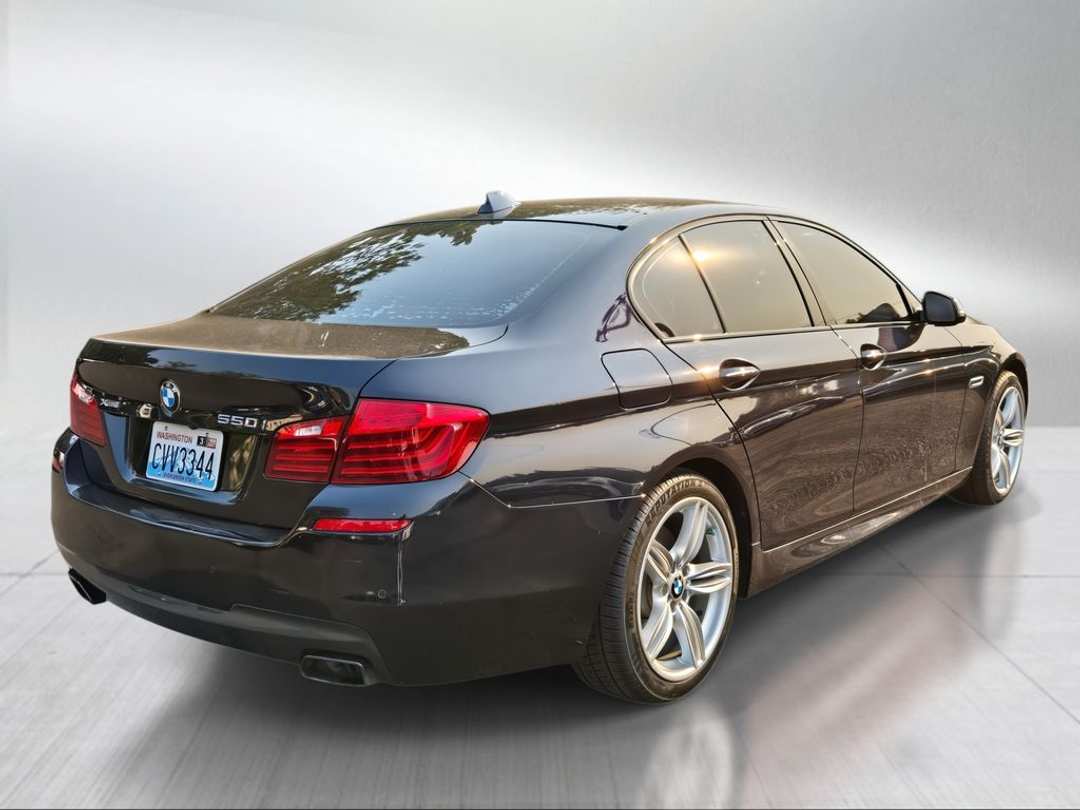 2015 BMW 5 Series 550i xDrive - Image 3