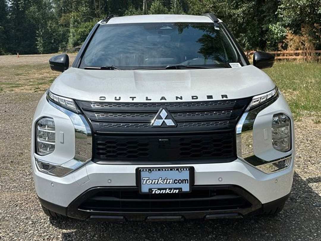 2024 Mitsubishi Outlander SE Black Edition - Image 3