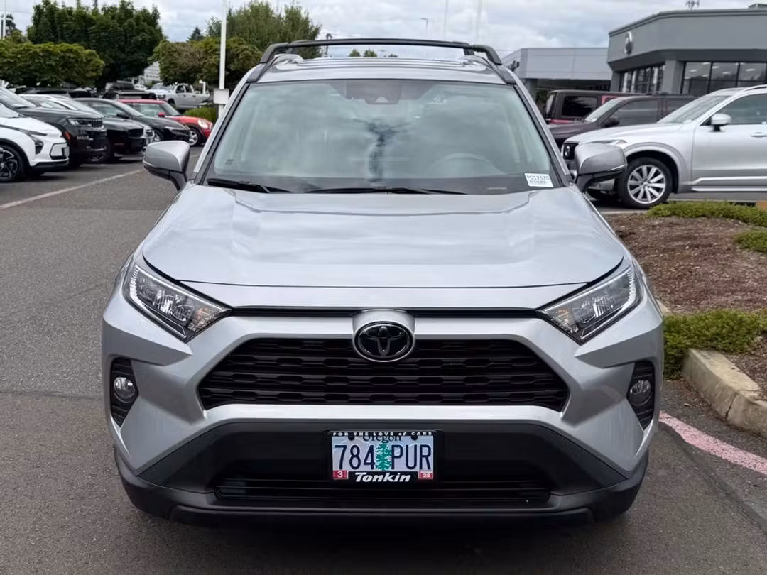 2021 Toyota Rav4 XLE Premium - Image 3