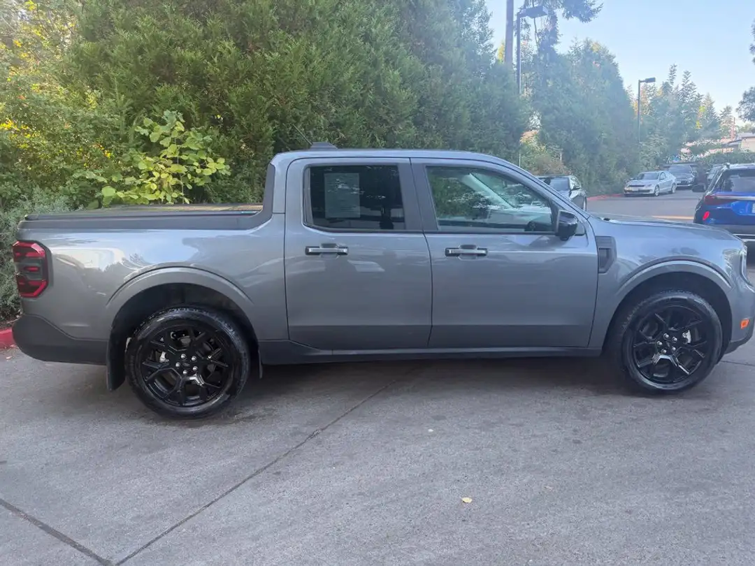 2025 Ford Maverick Lariat - Image 2