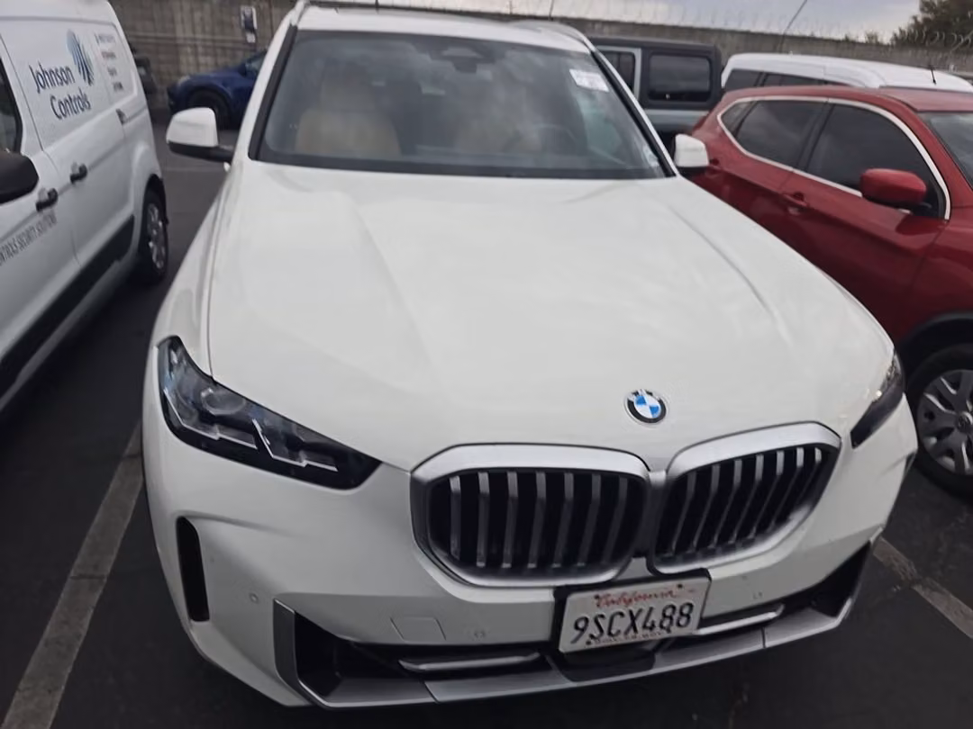 2025 BMW X5 xDrive40i - Image 2