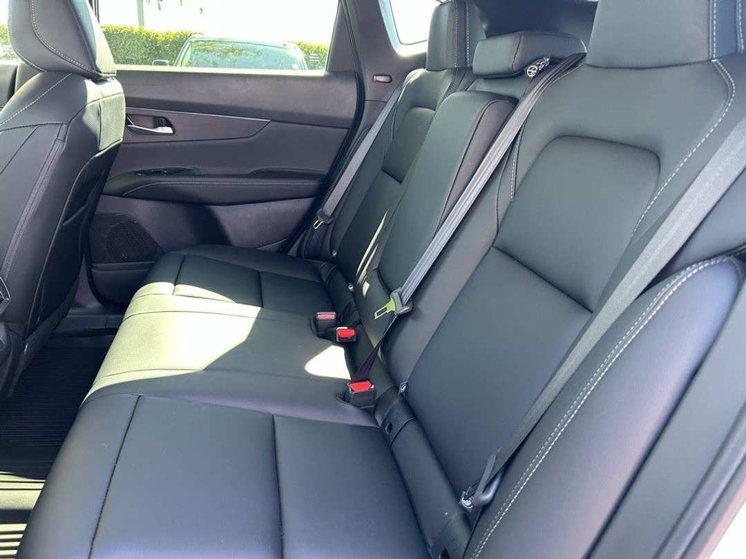 2025 Nissan Murano SV - Photo 23
