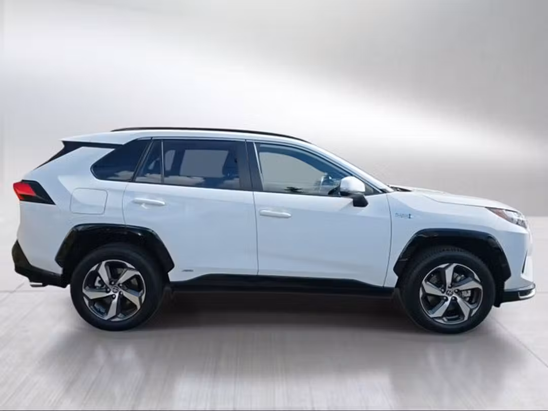 2023 Toyota Rav4 Prime SE - Image 2